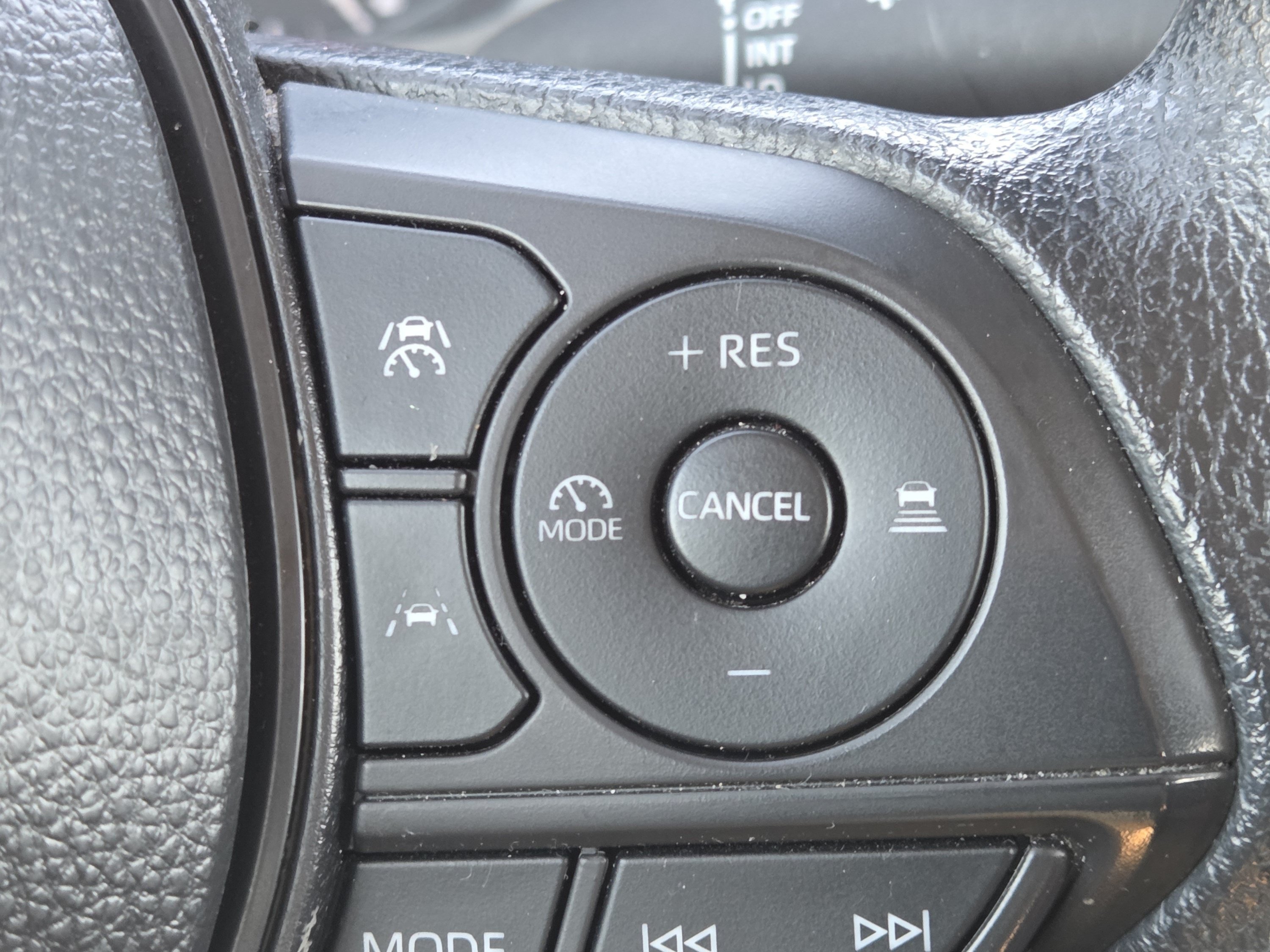 Used 2025 Toyota Corolla LE FWD image 12