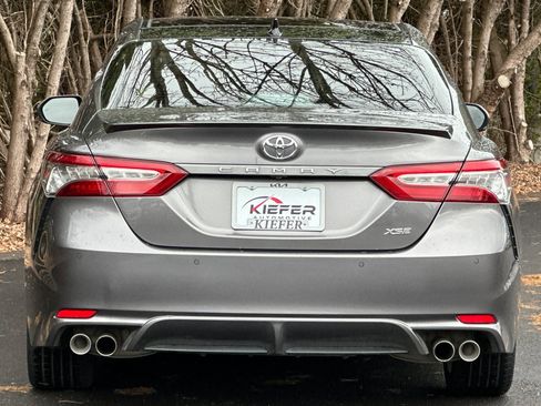 Used 2019 Toyota Camry XSE image 5