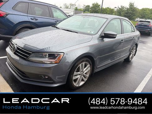 Used 2017 Volkswagen Jetta SEL FWD image 2