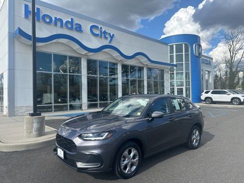 Used 2023 Honda HR-V LX image 2