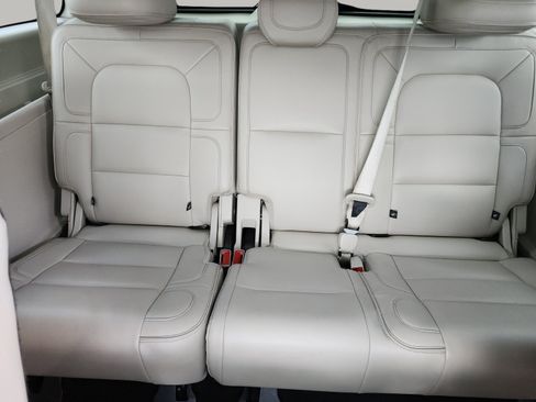 Used 2019 Lincoln Navigator L Reserve AWD/4WD image 19