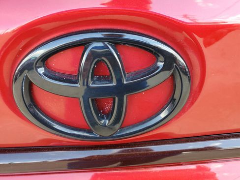 Used 2021 Toyota Corolla SE w/ Carpet Mat Package (TMS) image 20