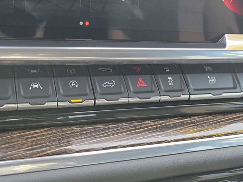 Used 2024 GMC Sierra 1500 SLE w/ Preferred Package image 27