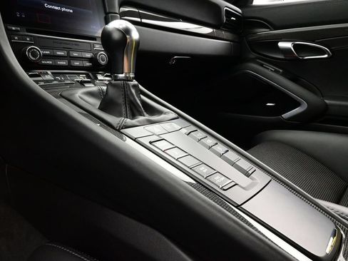 Used 2018 Porsche 911 GT3 RWD image 11