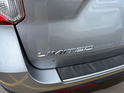 Used 2022 Ford Explorer Limited AWD/4WD image 6