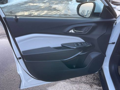 New 2026 Chevrolet Trax LT w/ LT Convenience Package image 9