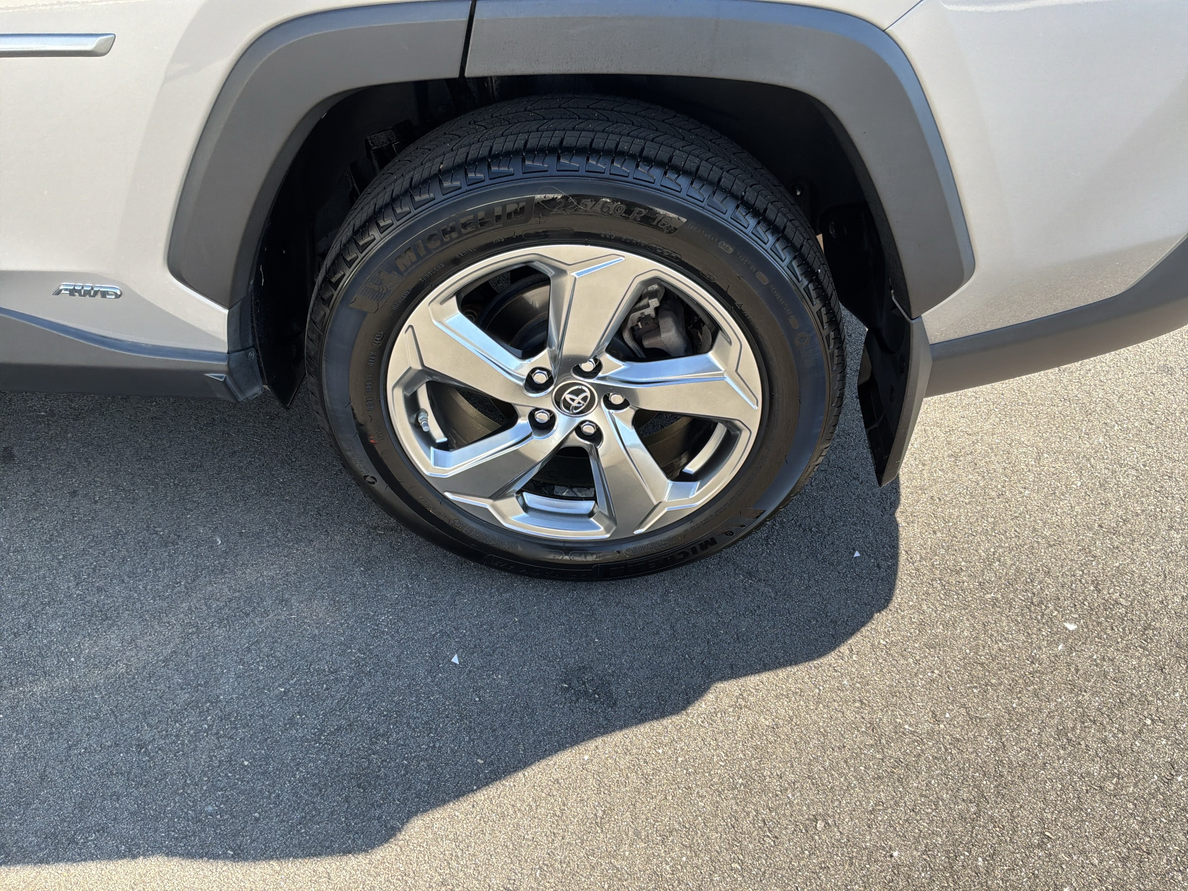 Used 2019 Toyota RAV4 Limited AWD/4WD image 13