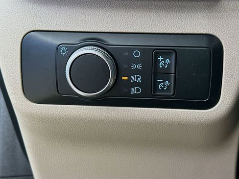 Certified 2020 Ford Escape SE image 26