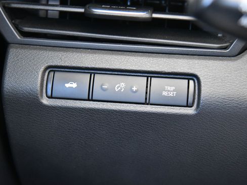Used 2024 Nissan Altima 2.5 SR FWD image 29