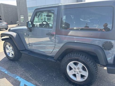 Used 2015 Jeep Wrangler Sport w/ Quick Order Package 24S AWD/4WD image 3