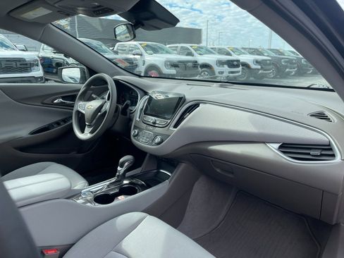 Used 2025 Chevrolet Malibu LT image 17