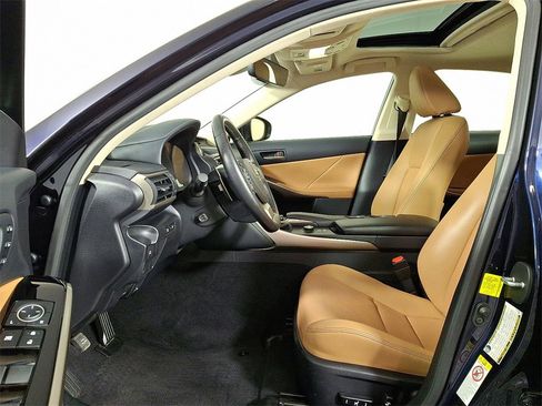 Used 2018 Lexus IS 300 AWD image 15