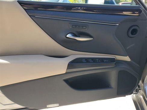Used 2019 Lexus ES 350 image 24