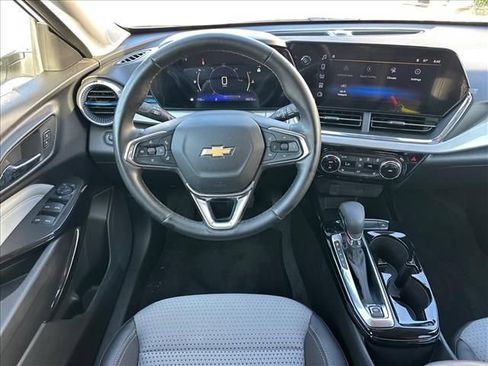 Certified 2025 Chevrolet Trax LT w/ Driver Confidence Package FWD image 15