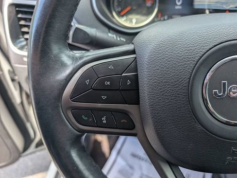 Used 2019 Jeep Cherokee Limited AWD/4WD image 17