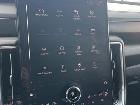 Used 2025 GMC Yukon XL Denali AWD/4WD image 40
