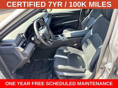 Used 2025 Toyota Camry SE FWD image 14