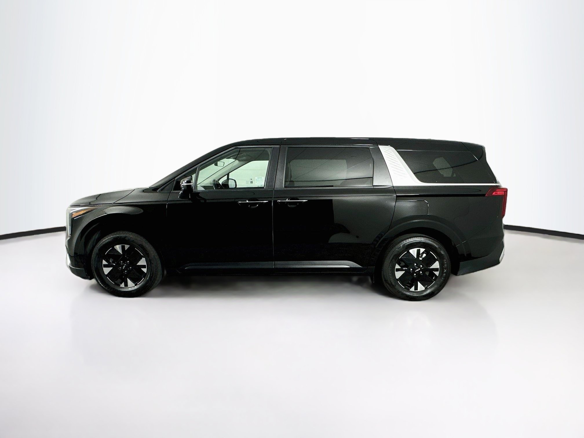 Used 2026 Kia Carnival LXS FWD image 4