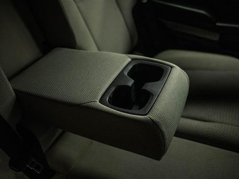 Used 2025 Toyota 4Runner SR5 AWD/4WD image 13