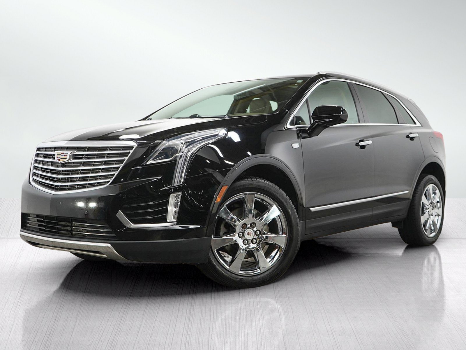 Used 2018 Cadillac XT5 Platinum AWD/4WD image 1