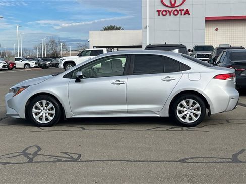 Certified 2022 Toyota Corolla LE w/ Carpet Mat Package (TMS) image 9