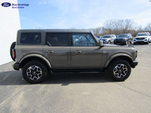 Certified 2025 Ford Bronco Outer Banks AWD/4WD image 11