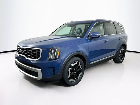 Used 2025 Kia Telluride S AWD/4WD image 3