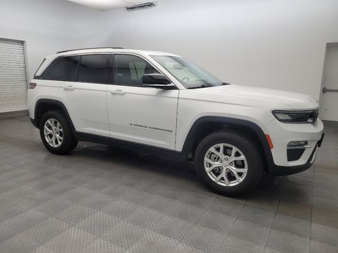Used 2023 Jeep Grand Cherokee Limited image 11