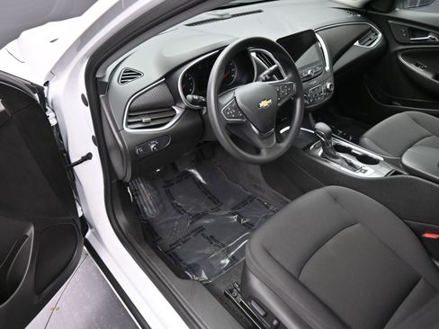 Certified 2025 Chevrolet Malibu LT image 12