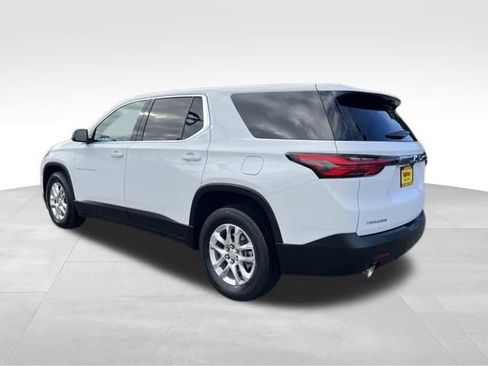 Used 2022 Chevrolet Traverse LS image 6