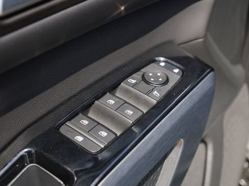 Certified 2025 Nissan Pathfinder SL AWD/4WD image 14
