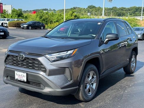 Certified 2025 Toyota RAV4 LE AWD/4WD image 9