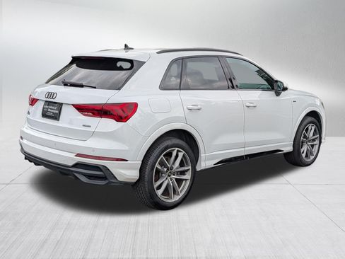 Used 2023 Audi Q3 2.0T Premium w/ Black Optic Sport Package AWD/4WD image 3
