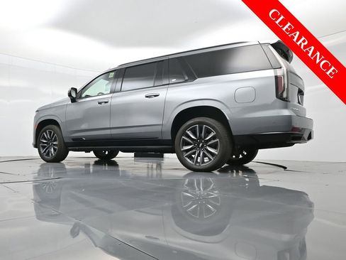 Used 2024 Cadillac Escalade ESV Sport w/ Heavy-Duty Trailer Package image 57