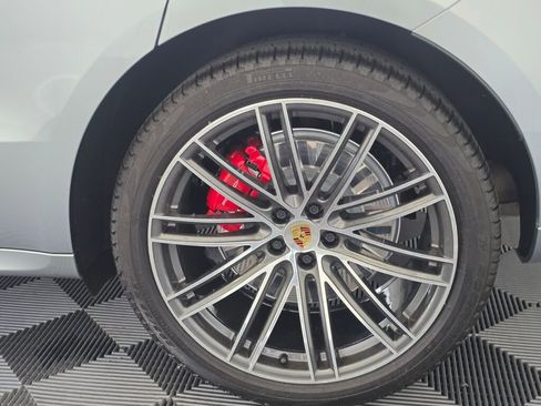 Certified 2024 Porsche Macan GTS w/ Premium Plus Package AWD/4WD image 34