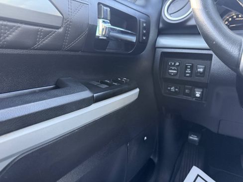 Used 2021 Toyota Tundra Platinum AWD/4WD image 31