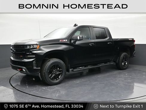 Used 2021 Chevrolet Silverado 1500 LT Trail Boss w/ Convenience Package II image 1