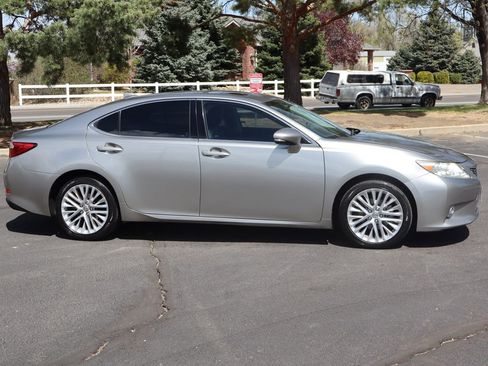 Used 2015 Lexus ES 350 w/ Luxury Package image 3
