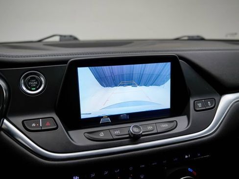 Used 2020 Chevrolet Blazer LT image 11