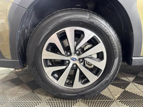 Used 2024 Subaru Outback Premium AWD/4WD image 10