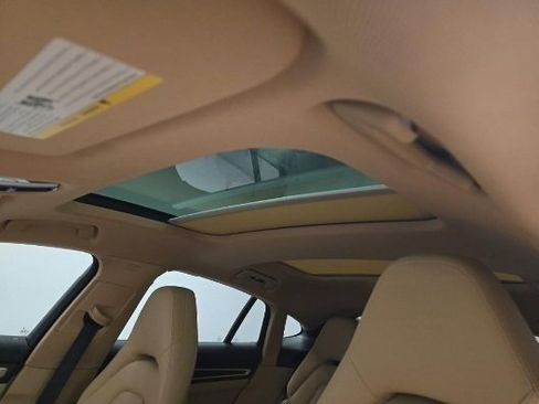Used 2023 Porsche Panamera Platinum Edition image 8