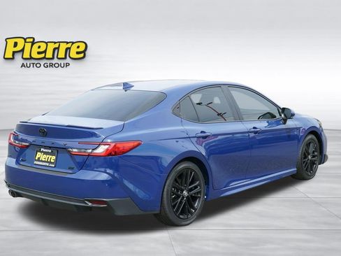 Used 2025 Toyota Camry SE image 7