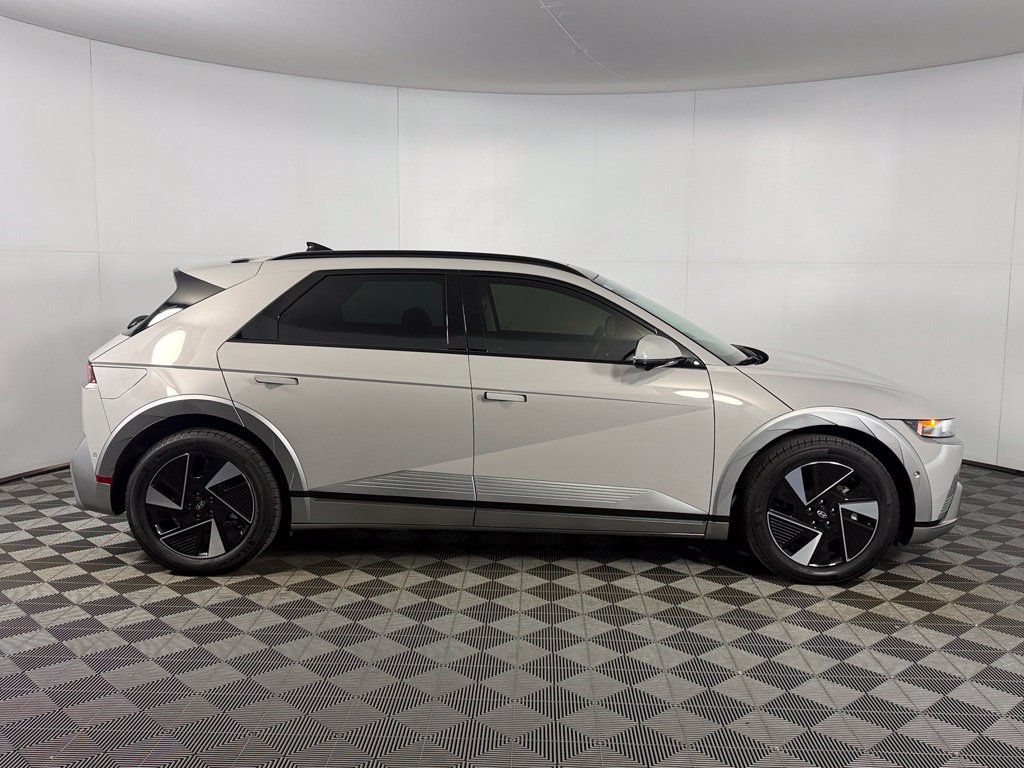 Used 2025 Hyundai Ioniq 5 Limited RWD image 4