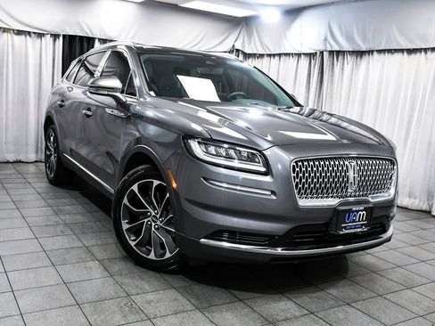 Used 2022 Lincoln Nautilus Reserve w/ Cargo Utility Package AWD/4WD image 3