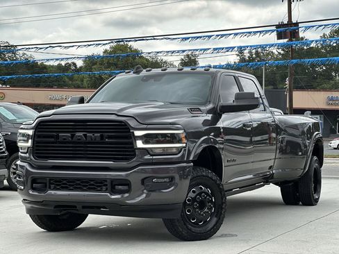 Used 2022 RAM 3500 Laramie AWD/4WD image 3