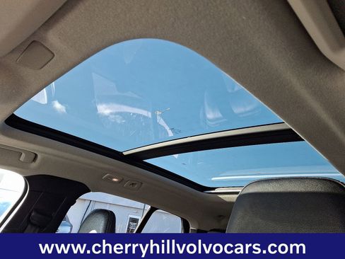 Certified 2023 Volvo XC40 B5 Plus w/ Driver Assist Package image 15