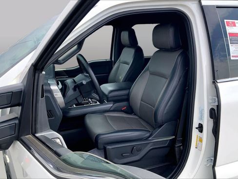 Used 2025 Ford F150 Lariat w/ Equipment Group 501A Mid AWD/4WD image 8
