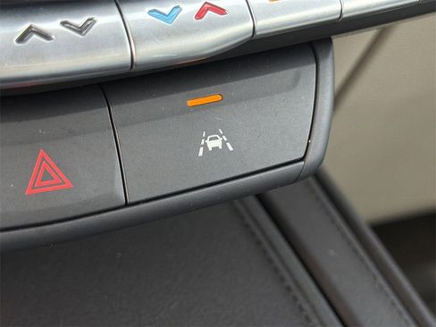 Certified 2023 Cadillac XT4 Premium Luxury image 18