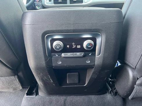 Used 2023 GMC Yukon XL SLT w/ SLT Premium Package AWD/4WD image 26