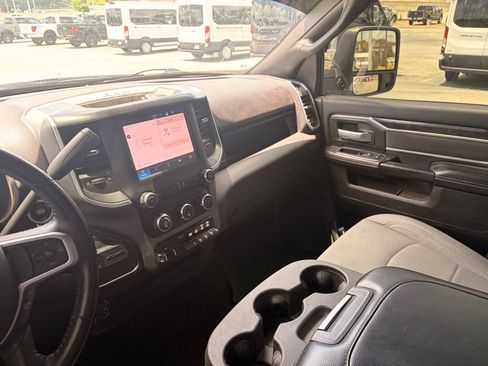 Used 2024 RAM 2500 Big Horn w/ Off Road Package AWD/4WD image 26